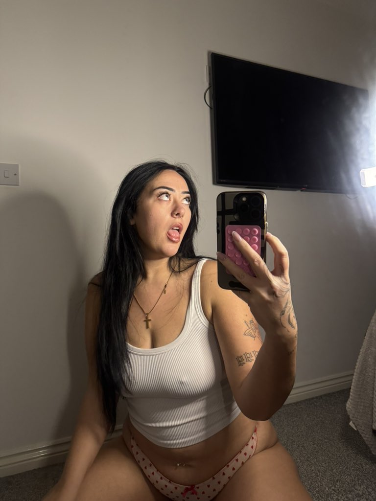 missmarneyxo's tweet photo. happy pay day ;)))) 

https://t.co/gzRf9p5vcp https://t.co/RB0uQ4DCET