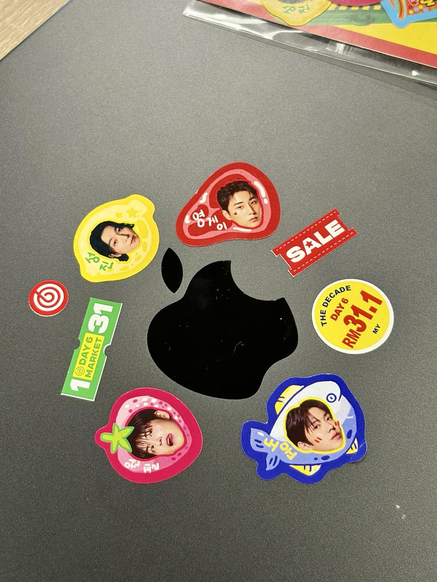 byuu_54's tweet photo. Mydayyy I can’t wait to distribute thisss 🍀 Pls FIND ME TMR 🤙🏻 and my outfit in the last pic 🤍 https://t.co/2C2imWjzU4