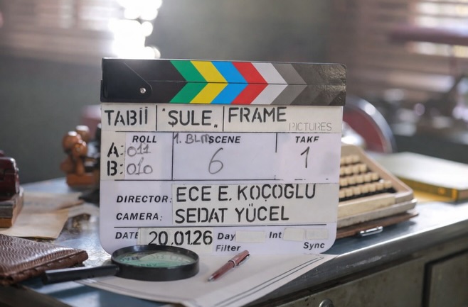 Başrollerini #AlpNavruz YıldızÇağrıAtiksoy, İlaydaAlişan'ın paylaştığı  tabii’nin yeni orijinal dizisi #Şule’nin çekimleri başladı.
Türkiye’nin yakın tarihinde iz bırakan düşünür ve yazar Şule Yüksel Şenler’in hayat hikâyesini ekranlara taşıyacak olan yapım,