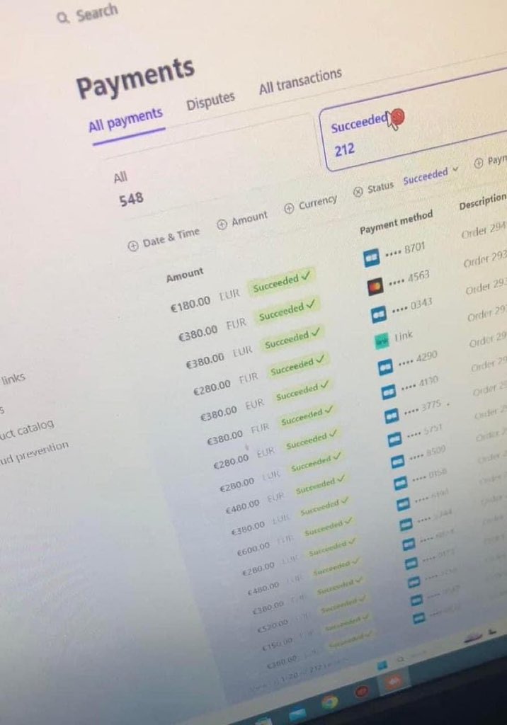 harshitagu72595's tweet image. Earns $300 per hour by reading books.

I've created a guide with 25 methods to help you earn $2,000 daily.

Normally $149, but today, it's free.

To get it:

1. Follow me (So I can DM)
2. Like and Repost..
3. Reply "Send"