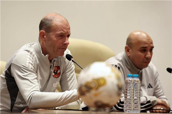 أول تعليق من مدرب الأهلي على أزمة إمام عاشور : لا أحد فوق الفريق.. عاجل 