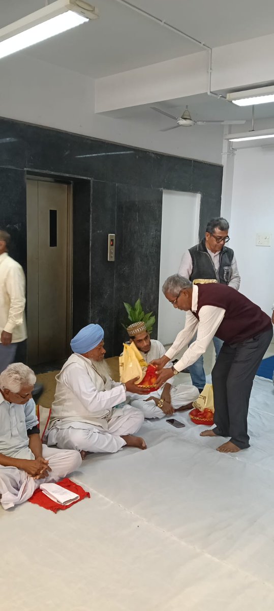 সত্য ও অহিংসার বানীকে স্মরণ করে  ডায়মন্ড হারবার মহকুমা তথ্য ও সংস্কৃতি দপ্তরের আয়োজনে যথাযথ মর্যাদায় পালিত হলো জাতির জনক মহাত্মা গান্ধীর মহাপ্রয়াণ দিবস। এই  উপলক্ষ্যে সর্বধর্ম প্রার্থনা সভায় উপস্থিত ছিলেন বিভিন্ন ধর্মের প্রতিনিধিগণ,বিধায়ক শ্রী পান্নালাল হালদার প্রমুখ।