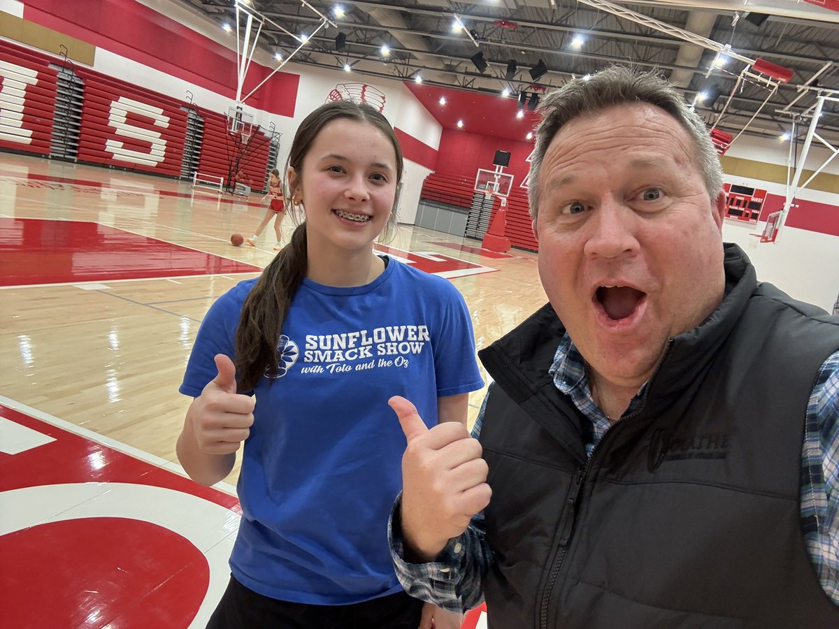 Sunflower Smack Show tweet media