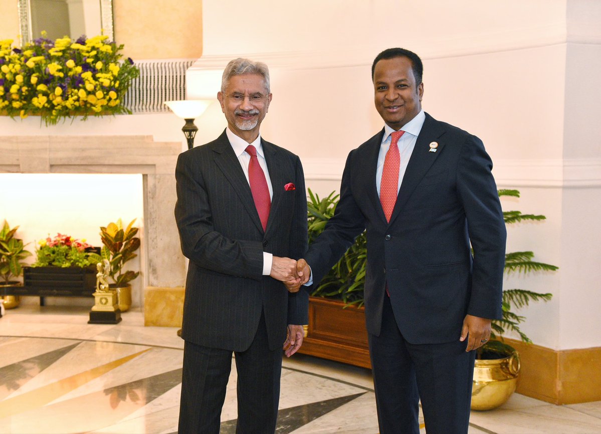 DrSJaishankar's tweet image. Appreciated meeting with FM @AbdisalamDhaay of Somalia. 

Had a productive conversation on advancing our trade, capacity building, education, health, consular and multilateral cooperation. 

🇮🇳 🇸🇴