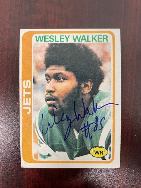 🚨FLASH SALE FRIDAY🚨

✅Signed <a href="/nyjets/">New York Jets</a> Legend #WesleyWalker 1978 Topps Rookie card.
✅$15.00 shipped.
✅COA via the MLF.
✅Please like this post and comment "sold".

#JetUp #NFL #TheHobby #NFLAlumni #NFLLegends