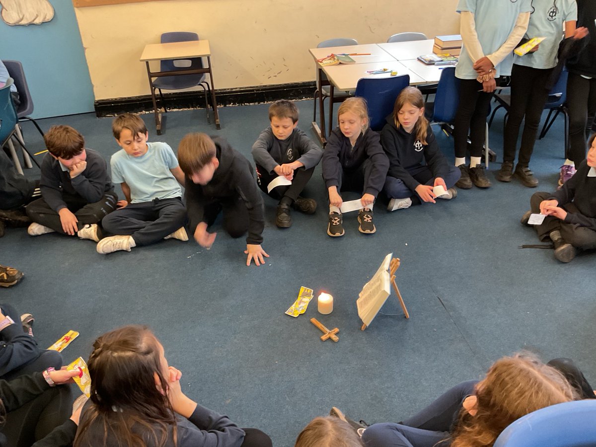OLSMtweeters's tweet photo. Our year 5 Celebration of the Word this week, reflecting on what we will do to make Jesus’ words come alive in our world, #Cafod #ethicalinformed citizens https://t.co/XxM3z8y4Ac