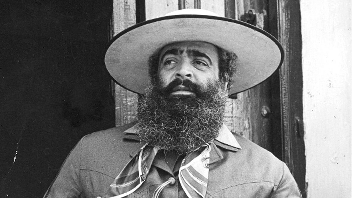 MuertosArg's tweet image. 01/02/1978 murió Jorge Cafrune.
Atropellado en la ruta cuando viajaba a caballo. El Turco fue un gran músico, compositor y defensor de las tradiciones locales. Nos dejó mucho para seguir conociéndolo.
Vivió solo 40 años y todavía influye fuerte en nuestra música. Único.