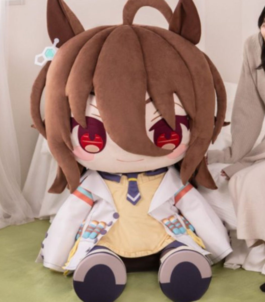 Dexerto's tweet image. A piece of Umamusume merch has gone viral for its sheer size

The giant plushie of Agnes Tachyon is 110 cm tall, weighs 9 kg, and costs $1,959