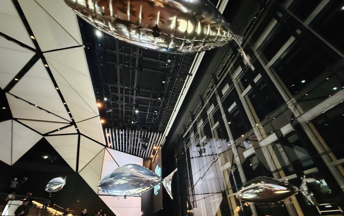 不思議な魚と触れ合ってきた。