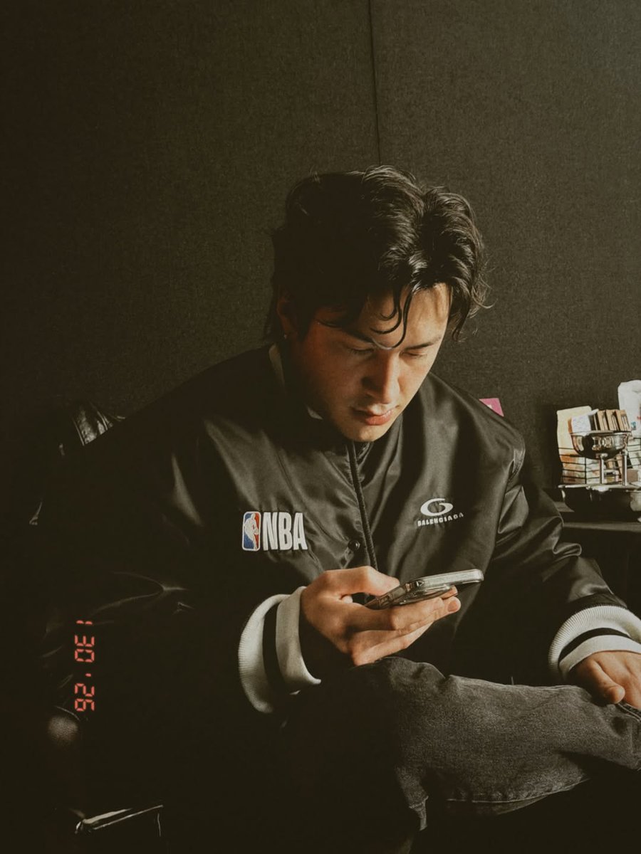 royaltyrozanov's tweet photo. boyfriend reveal https://t.co/fz6dUBpnAB
