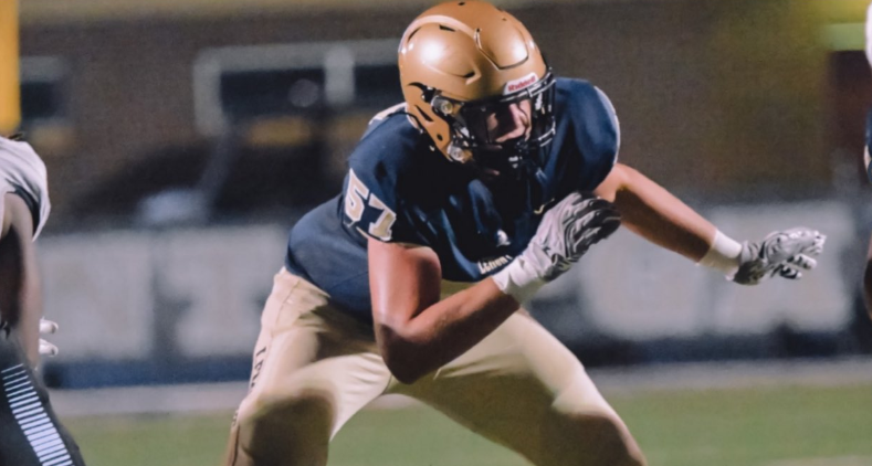 AllenTrieu's tweet photo. Lemont (Ill.) OT Corey Laga added a Wisconsin offer yesterday and plans to visit the Badgers in the spring.

He's at Northwestern today, Michigan State tomorrow then Indiana on Sunday.

https://t.co/Os9r4bFaH8 https://t.co/fj5djkrNfE