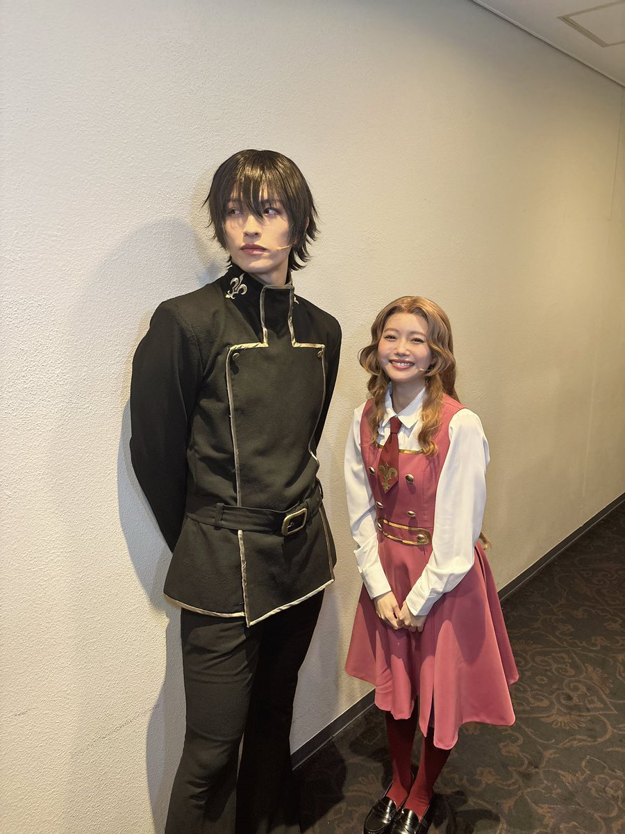 19時公演劇場と配信でご観劇下さった皆様ありがとうございました😌

カーテンコールでは皆様に感謝の気持ちをお伝えできて嬉しかったです🩷

お兄様・ルルーシュ役の小南光司くんと♪

明日は12時〜と17時〜の2公演✨
当日券も出るみたいですのでぜひ❣️
#ギアミュ
#コードギアス
#ナナリー