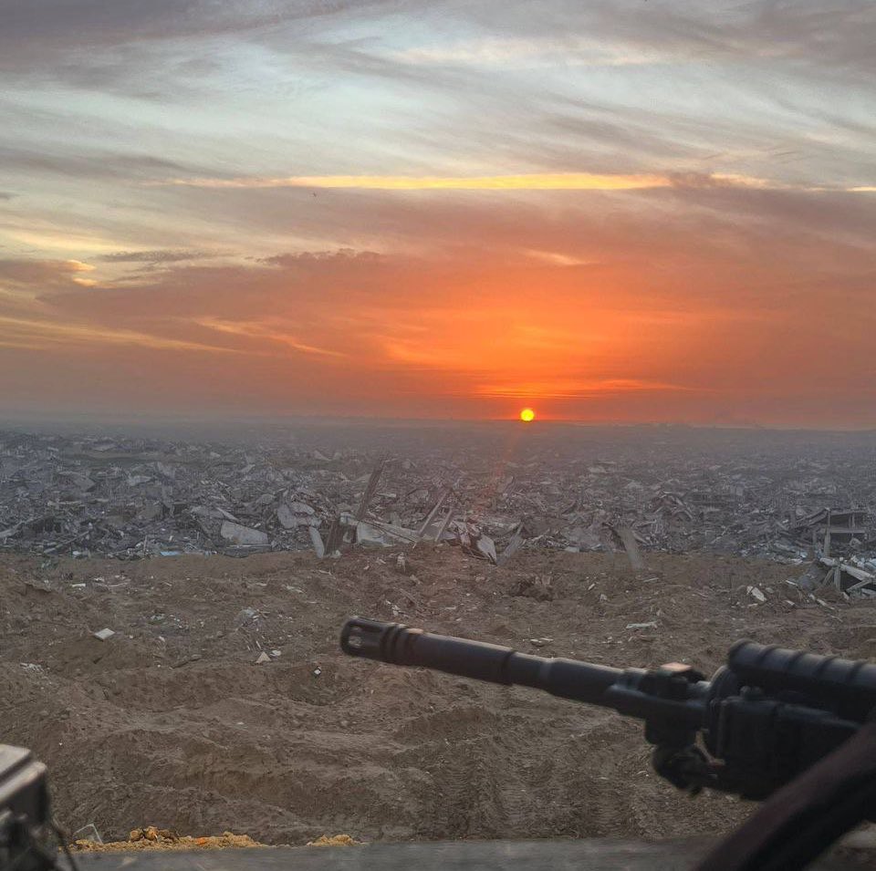 sahouraxo's tweet image. This is Rafah in Gaza, right now.

One of the oldest cities on Earth.

Israel has annihilated everything.

A city that stood for over 3,000 years — wiped off the map.