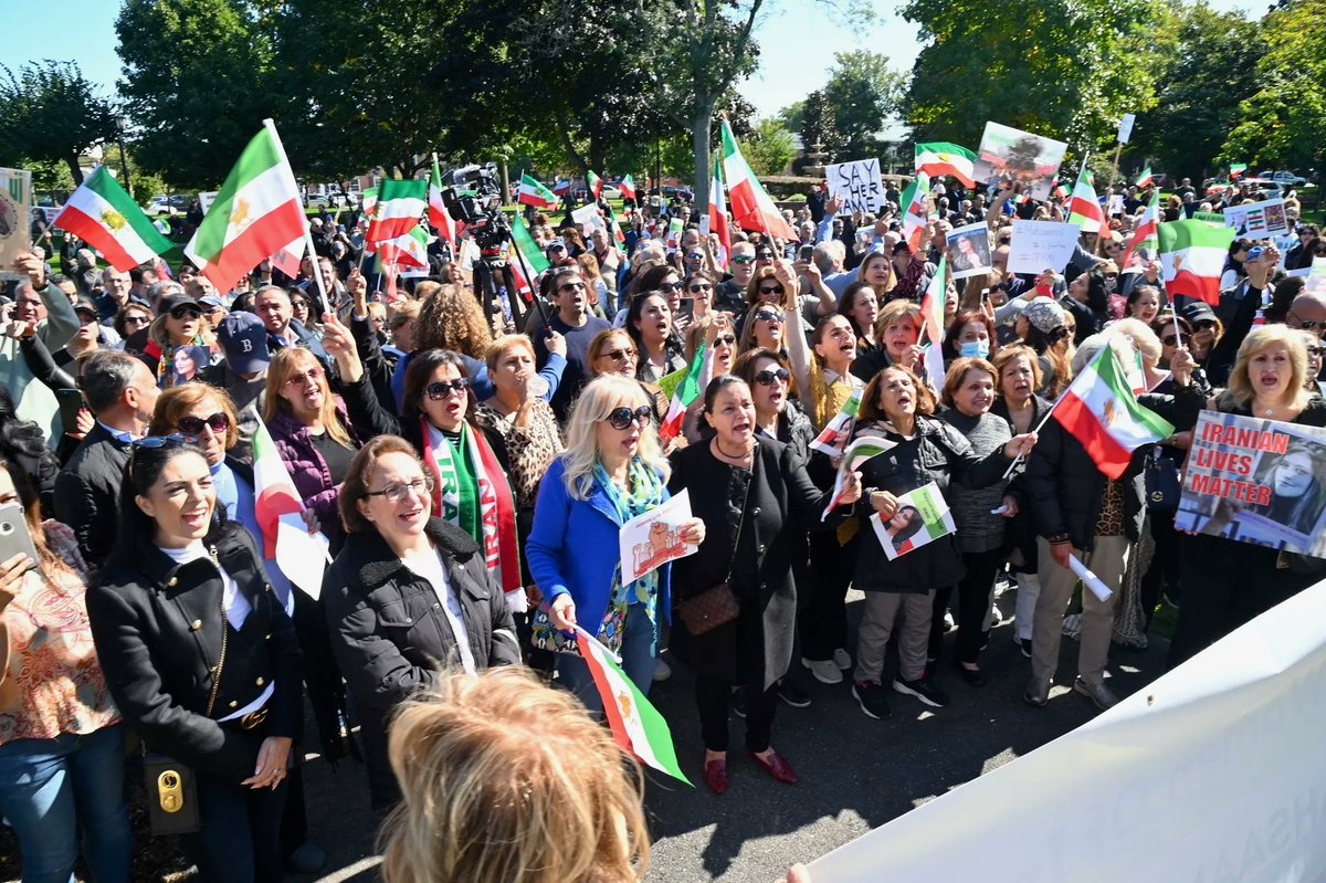 LongIslandPress's tweet image. As protests have raged in Iran amid a brutal government crackdown, Long Island’s Persian community has reacted with heartbreak but also hope.

Full story: longislandpress.com/2026/01/27/li-… 

-
-

#iranprotests #longislandnews #greatneck