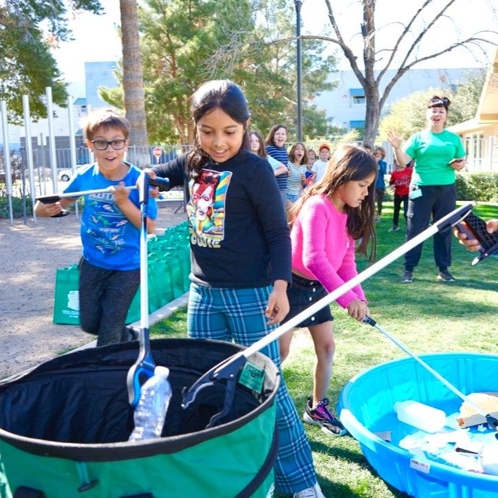 ArizonaDEQ's tweet image. Education is FUN! 🎉

Did you know you can request ADEQ to visit your classroom?! We have several fun, interactive and educational activities for kids of all ages. 

Interested? Learn more: azdeq.gov/ScienceAlliance

#NationalHaveFunAtWorkDay #EnvironmentalEducation