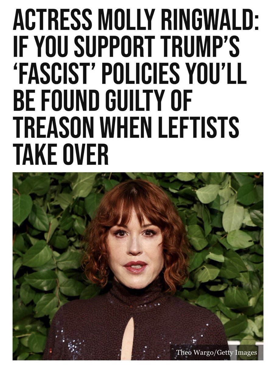 _FreshCakes's tweet image. Molly Ringwald looks like a video game character for the modern audience.