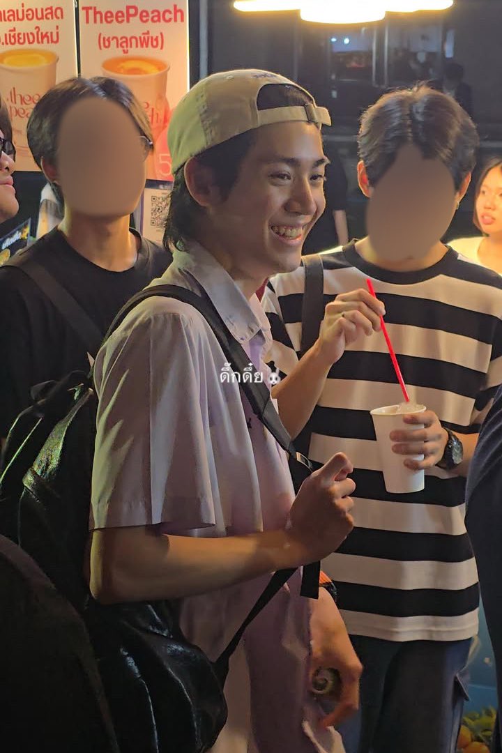 flowershineee3's tweet image. หนุ่มเกงน้ำตาลตัวสูงยิ้มหวานหน้าตาดีถ้านี่ไม่รู้จักคงต้องสไลด์หน้าไปขอไอจีอะ แบบผู้คนหลากหลาย But baby you look so shine เลยแหละ✨🥹

#Almondbabybigboy