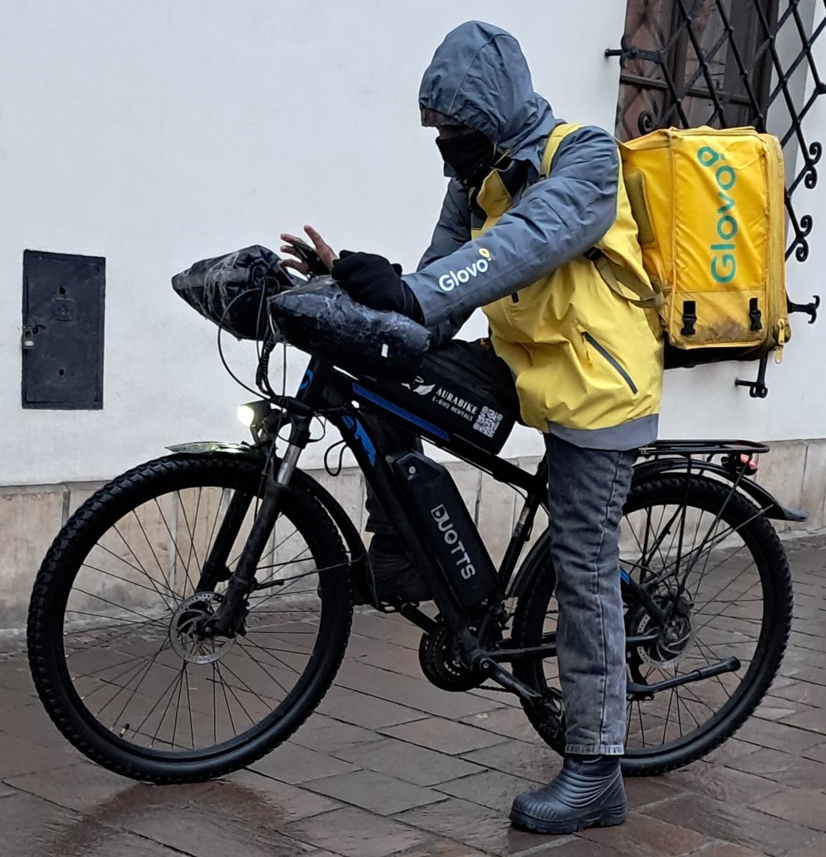 JonOnPaper_'s tweet image. NIE KORZYSTAJCIE Z GLOVO, UBER EATS, BOLT FOOD, PYSZNE PL I WSZYSTKICH INNYCY USŁUG, KTÓRE ZATRUDNIAJĄ "WYSOKO UZDOLNIONYCH PRACOWNIKÓW" URSZULI VON DER LEYEN