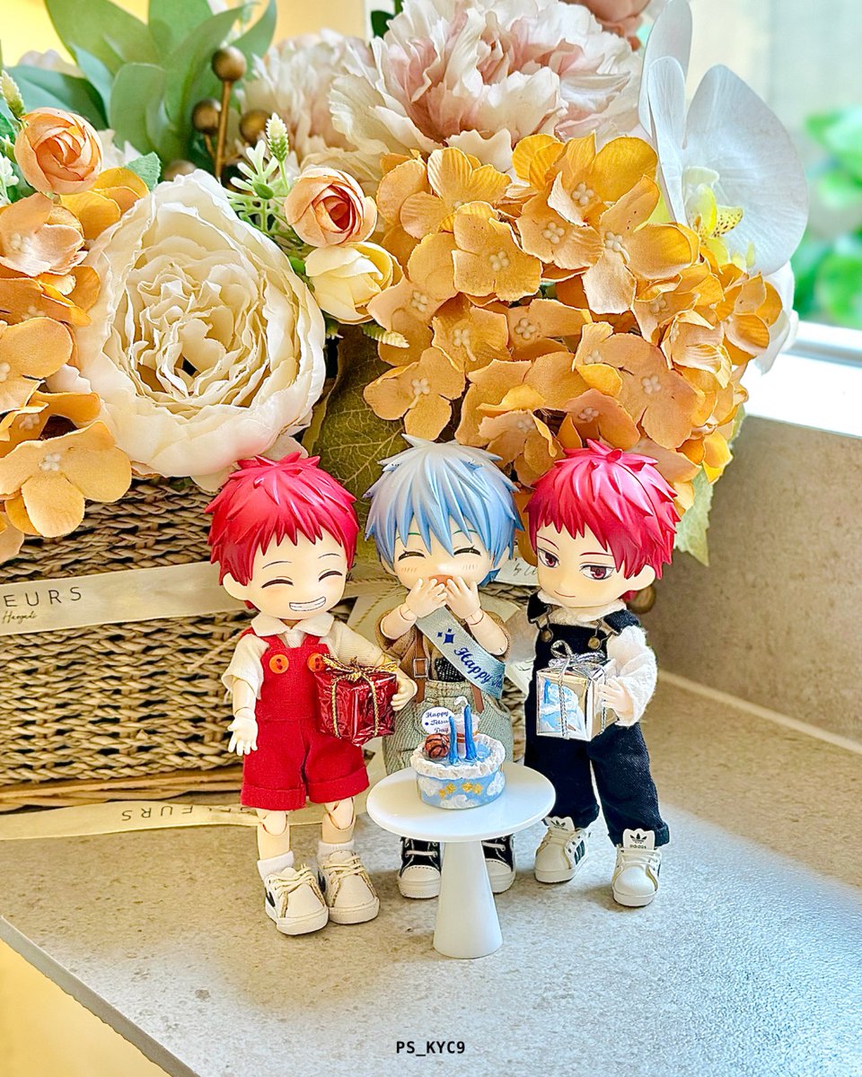 ps_kyc9's tweet photo. Thank you @peachofbunny for helping set up &amp; tidying everything up🫣🩵 &amp; thank you sei-chan (cab bandung) for coming &amp; celebrating Tetsu’s bday with sei-chan (cab cimahi)😆

Birthday cake miniature &amp; sash @wangiujanatelir @wangiujan

#黒子テツヤ生誕祭2026
#黒子テツヤ誕生祭2026 https://t.co/yJGsdIXNFG