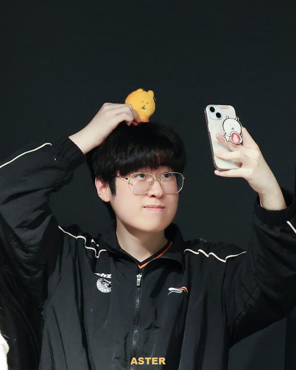 aster_zeze's tweet photo. 20260124 HLE DNS
#HLE #ZEUS #제우스 #최우제
#HAPPY_ZEUS_DAY https://t.co/bYywpR4Q54