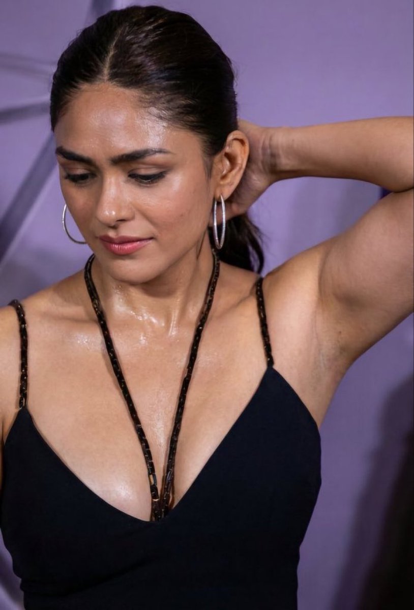 Mrunal Thakur Commentary tweet media