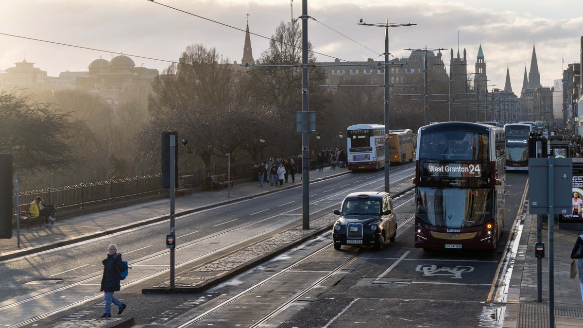 Lothian Buses tweet media