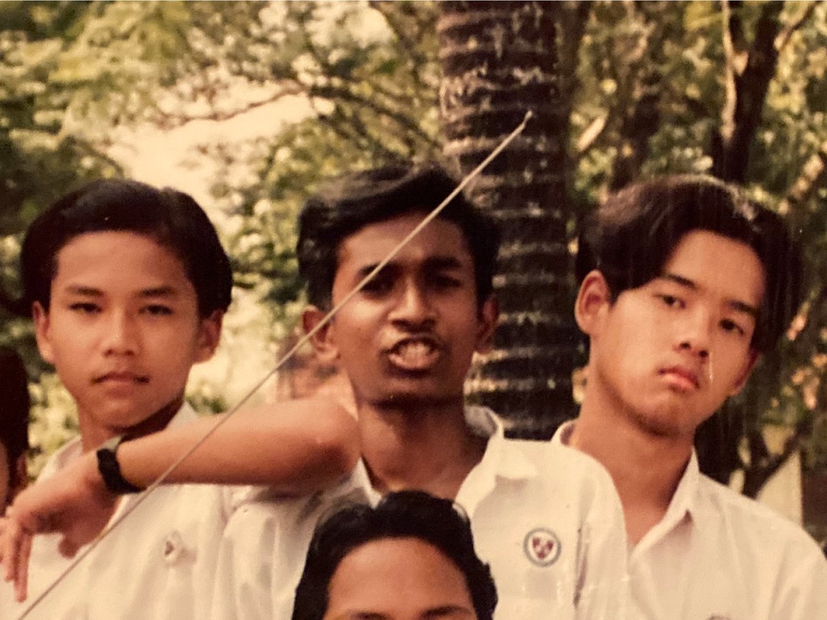 kuasasiswa's tweet image. Tak ada sesiapa yang semulajadi jadi rasis sejak mereka lahir... benda ni dipelajari dan ditanam oleh ibu-bapa dan orang dewasa yang memegang kepercayaan bersifat perkauman dan elit politikus yang perlukan kita bermusuhan dan berpecah untuk mereka terus berkuasa