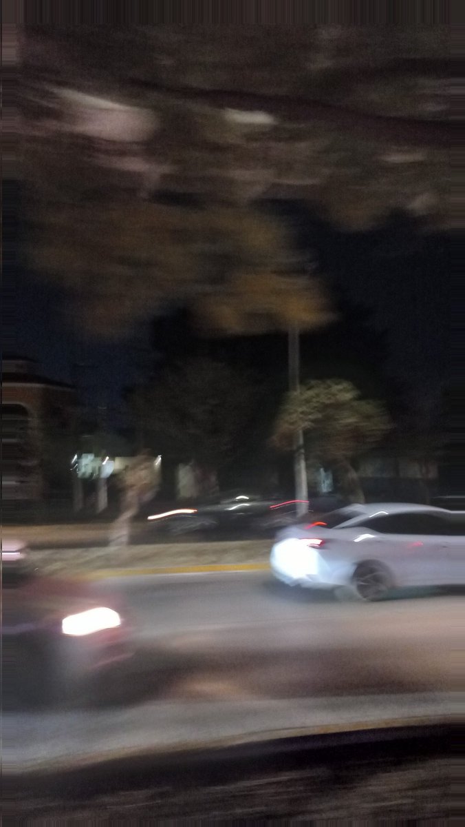 <a href="/ServiciosZap/">Servicios Municipales Zapopan</a> <a href="/Trafico_ZMG/">TráficoZMGuadalajara</a> <a href="/mrhr_zap/">Mr. H. R.</a> Que creen que di un recorrido bastante largo por la noche y me sorprendió desagradablemente PRESIDENTE <a href="/JuanJoseFrangie/">Juan José Frangie</a> QUE HAY BASTANTES  luminarias apagadas aun. Le encargo la línea que va de belenes hacia zapopan centro. <a href="/ServiciosZap/">Servicios Municipales Zapopan</a> no solo es sacar foto de una luminaria he.