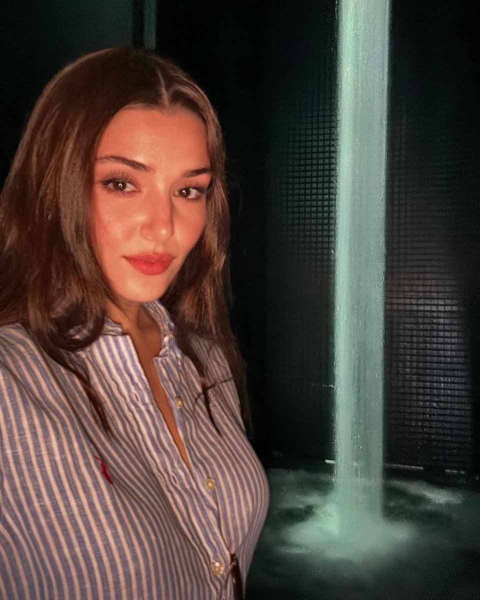 lengendsercel's tweet photo. 🥂✨

#handeerçel #handemiyy #handeercel #edser #edayildiz https://t.co/kdHAkPzHv8