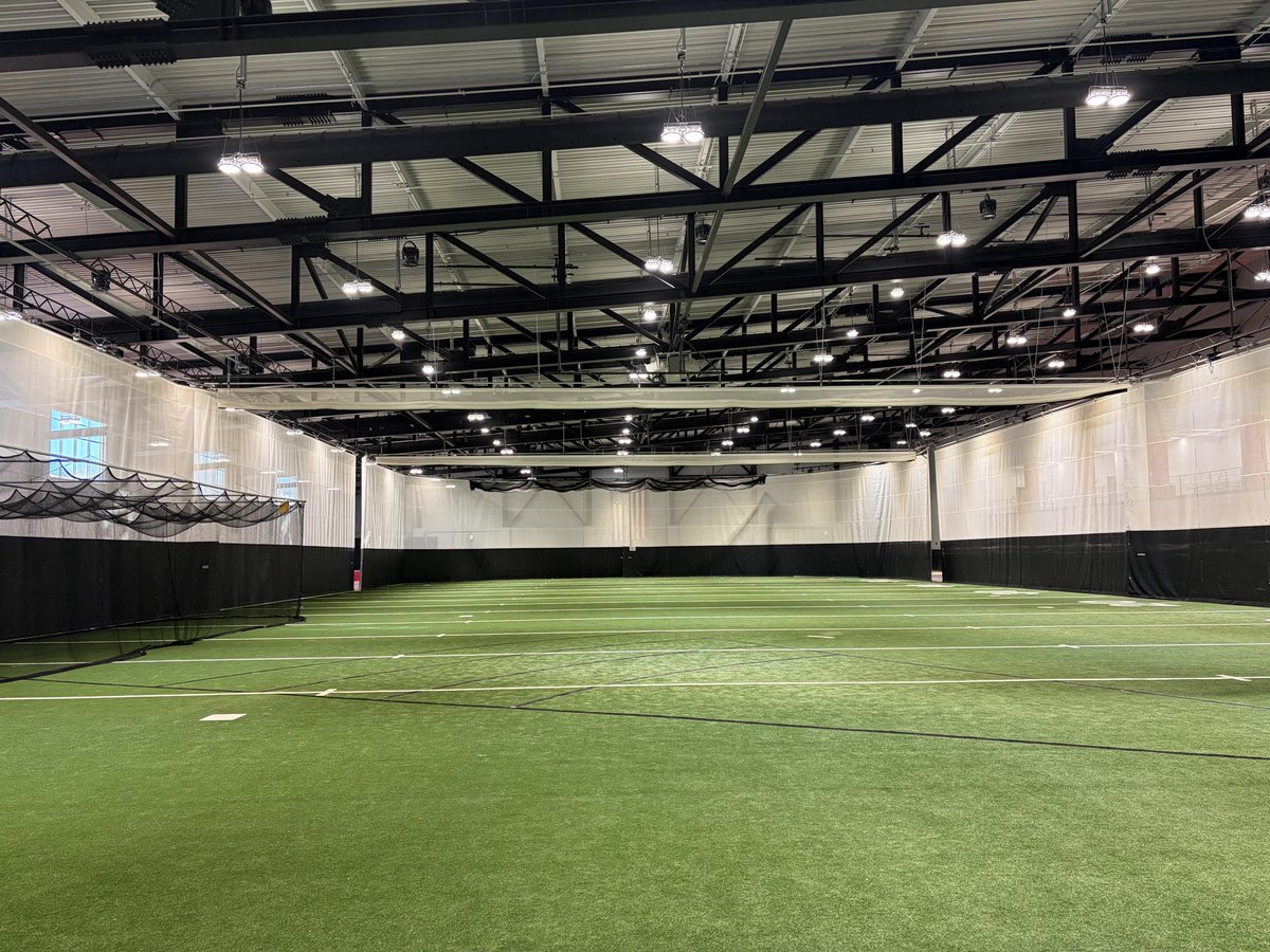 JakeKrupar's tweet photo. おはよう spelled in English is Ohayō, which translates to “Good Morning”
Ohayō from Ohio on this beautifully cold Friday spent inside in Muskie Land.
Very grateful for what we have and for the incredible young men we get to work with daily!
#FishBall #SkieBags #DefendTheM 🐟⚾️ https://t.co/8MtoZTkSGr