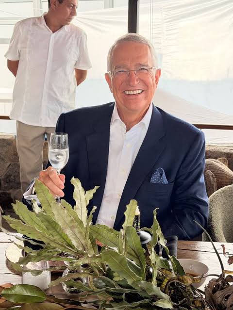 A PENAS PAGÓ AYER Y YA LO ESTÁ RECUPERANDO

Don <a href="/RicardoBSalinas/">Don Ricardo Salinas Pliego</a> y sus empresas ya están recuperando lo que les robaron de impuestos.

El gobierno de la 4T desperdicia $1,153 millones por hora. Lo que pagó don Ricardo no les dura ni día y medio.

Él seguirá generando empleos,