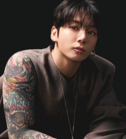 AboutMusicYT's tweet photo. Jungkook was included in AOL's 15 Global Icons list, he is the second highest male artist on the list, after Justin Bieber. https://t.co/bsi2q5tndx