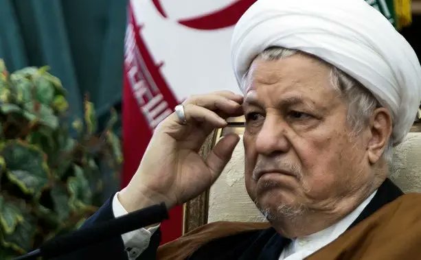 izadgashb1's tweet photo. پس از فوت آقای هاشمی؛ 
اسرائیل غزه را ویران کرد 
لبنان درگیر جنگ و ترور رهبران خود شد
سوریه تجزیه شد 
روسیه و اوکراین درگیر جنگ شدند 
آذربایجان و ارمنستان درگیر شدند 
آمریکا و اسرائیل به ایران حمله کردند 
آمریکا به ونزوئلا لشکر کشی کرد
اما دنیایی که گفته بود دنیای موشک بود! https://t.co/Zquah8KcLP