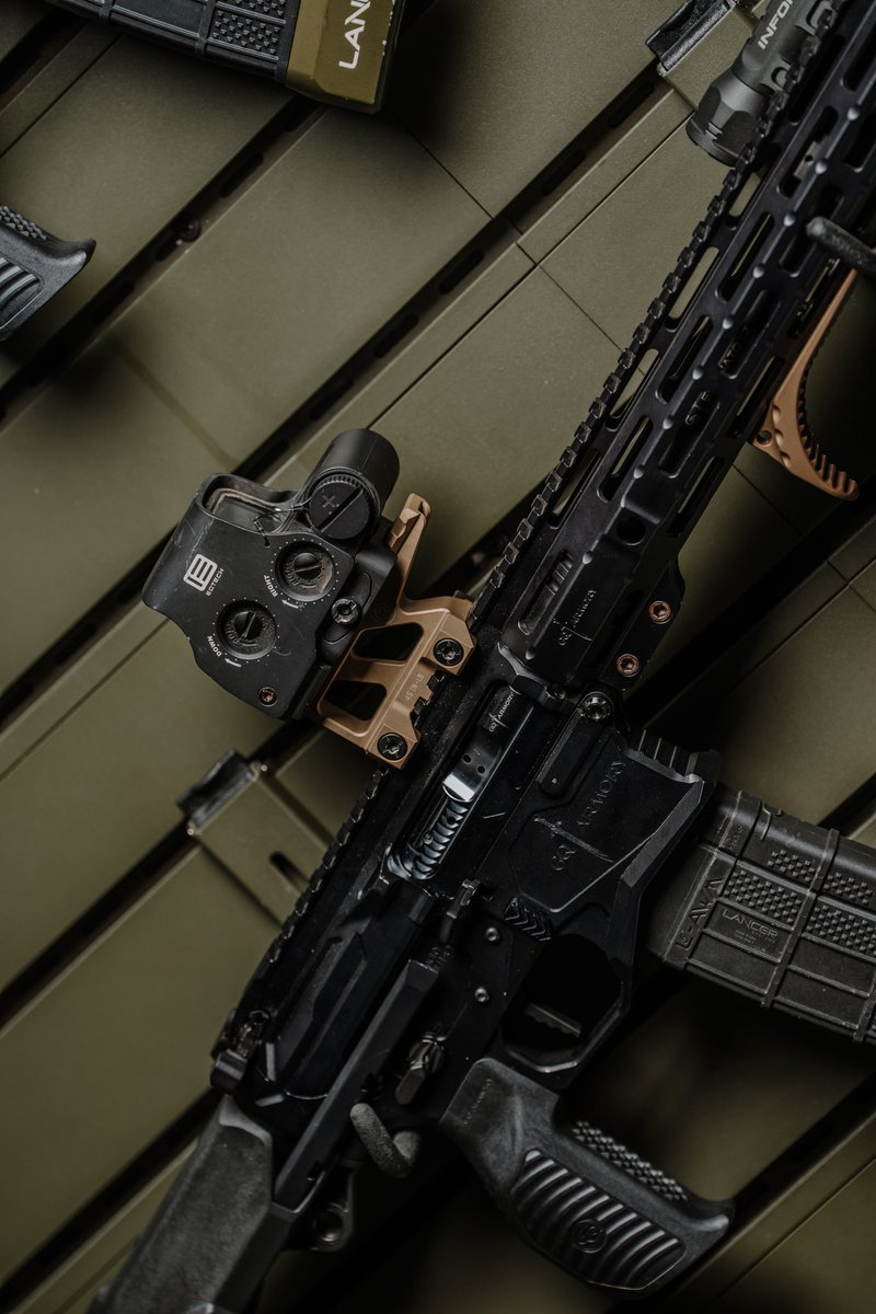 gqarmory's tweet image. POV: Scanning your options. SWIPE &amp;lt;&amp;lt;
Weapon: 5.56 Paladin

@True_North_USA 
@INFORCELights 
@GBRSGroup 
@EOTECHInc 

#gq #mancave #johnwick