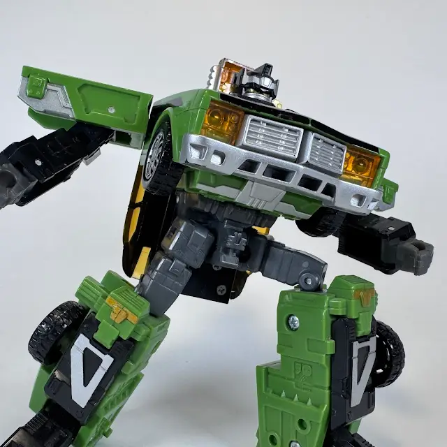 GrimmmReviews's tweet photo. Some photos of Transformers Cybertron Downshift because heβs awesome!
#Transformers #toyphotography #Cybertron #downshift https://t.co/VZs4erDhNu
