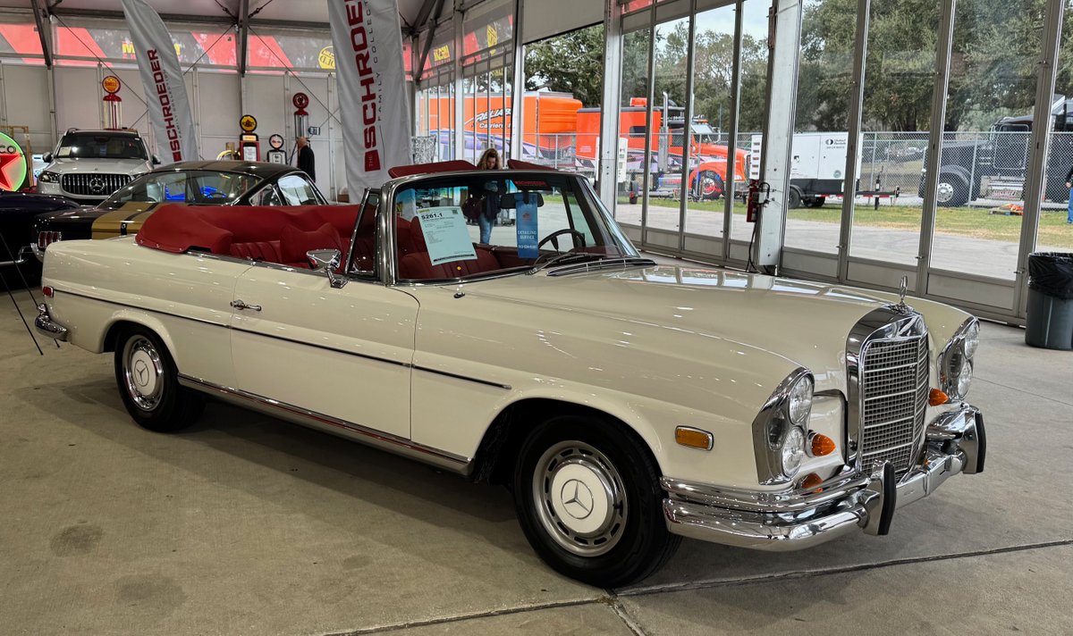 #Savemoney when buying a #vintagecar by avoiding #commonmistakes. Here are #tips that can help you in the #carauction scene: classicautoadvisors.com/.../classic-ca…