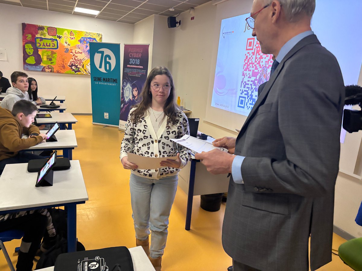 Image de Préfet de Normandie et de la Seine-Maritime - 🌐«Permis cyber» ou comment sensibiliser et former les élèves aux risques en ligne. 
 
 Ce jeudi 29 