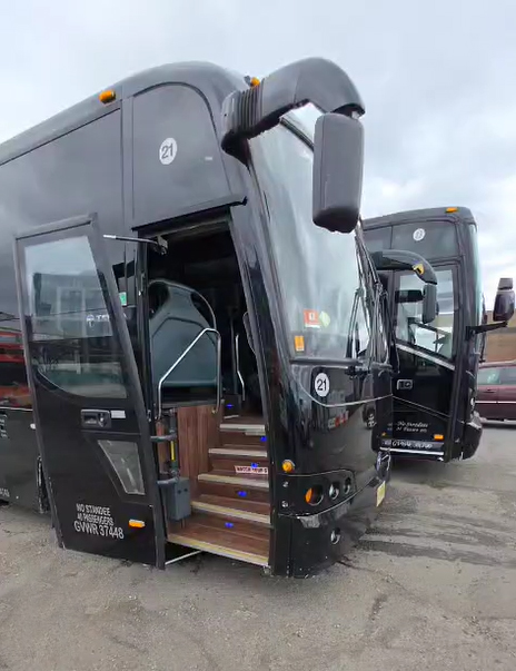 NYCLimoVIP's tweet image. On location and ready for action. 🔥

Your Ground Travel Partner
nyclimovip.com

Reserve now at: nyclimovip.com/book-now/

#nyclimovip #chauffeurservices #limo #limoservice #groundtransportationb #grouptravel #coaches #bus