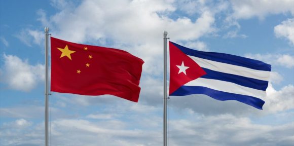 Un portavoz del Ministerio de Relaciones Exteriores de 🇨🇳 expresó su firme oposición a las acciones y prácticas inhumanas que podrían privar al pueblo cubano de sus derechos a la subsistencia y al desarrollo, informó la Agencia de Noticias Xinhua.

cubadebate.cu/noticias/2026/…