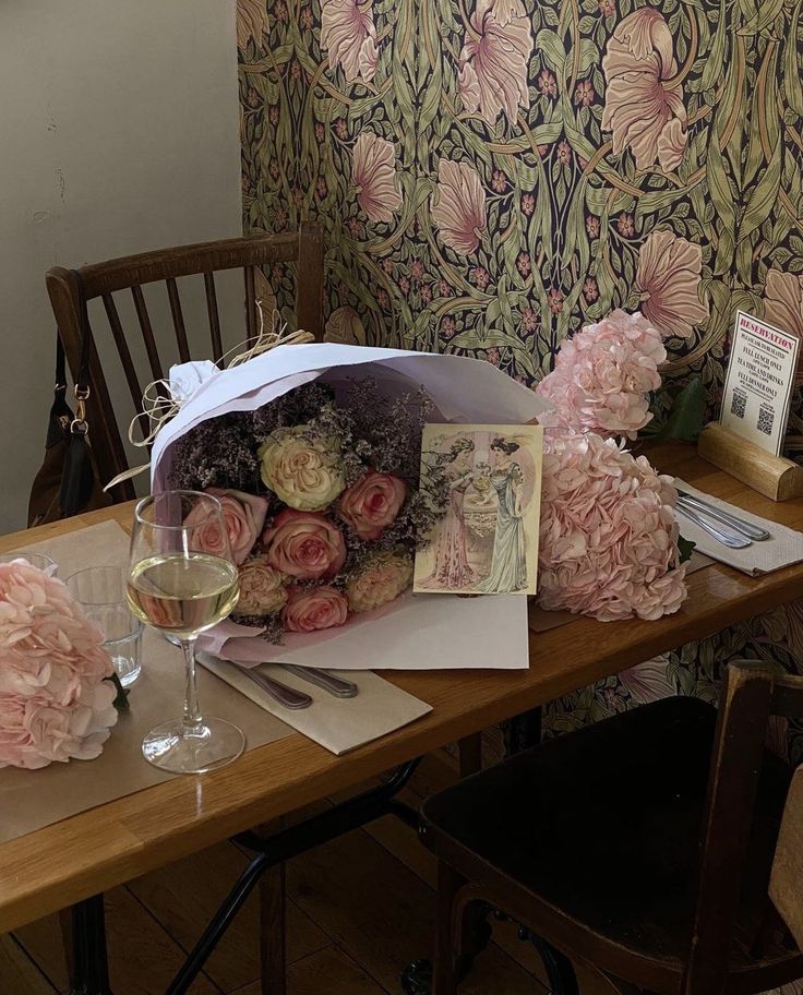 𝑂𝑟𝑎𝑐𝑙𝑒 𝑜𝑓 𝐷𝑒𝑙𝑓𝑜𝑠 (@isartmysoul) on Twitter photo 