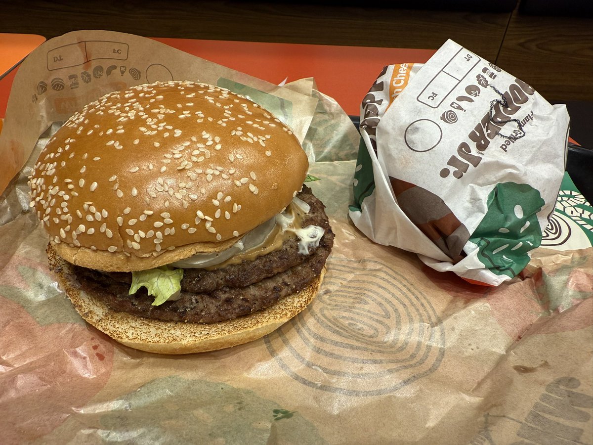 ハサウェイ見る前にバーガーキング🤤
ダブルマッシュルームワッパー美味すぎる😋