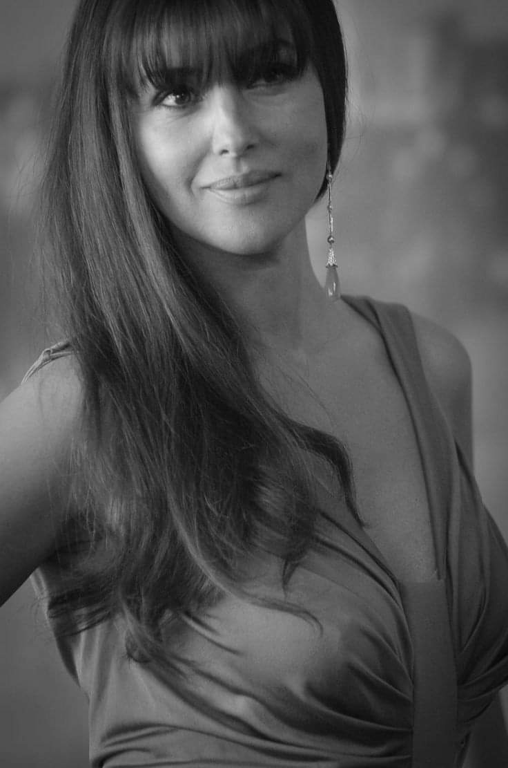 "Gracias por todas las sonrisas que 
  dibujas en mí, a pesar de la 
  distancia"....❤️🌹