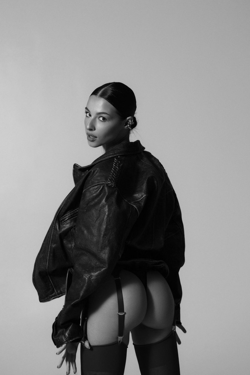 ClickWithHanna tweet media