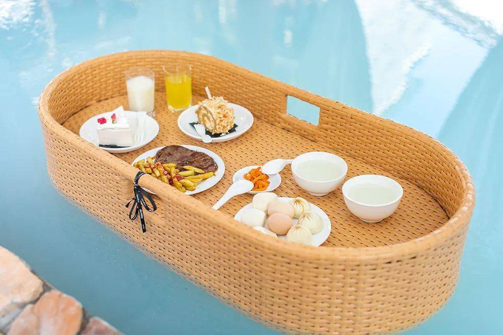 ha2287218931701's tweet image. "Toss what’s done, treasure what’s meaningful—old stuff sorted, new space found!  #DeclutterJoy"