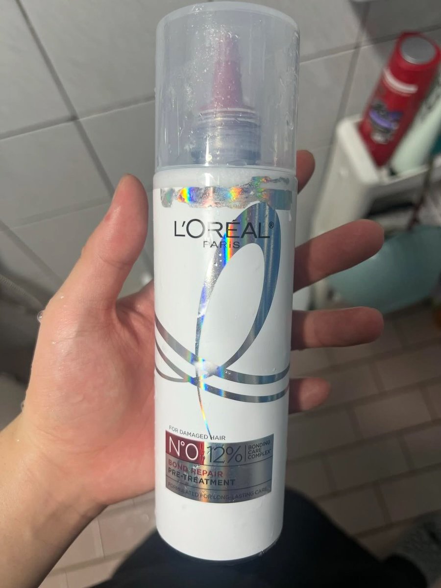 제발 머리감기 전에 이거 먼저 쓰세요🙏
트샴푸 라고 들어보셨나요?
“머리감기 전”에 쓰는 트리트먼트입니다.

스프레이 뿌리면 필수고 안뿌려도 
머리카락 많이 엉킨다면 써야합니다.

스프레이 뿌리고 퍽퍽한 상태로 머리 감는다?
모발 다 끊어져요.❗️

샴푸 전에 머리를 먼저 부드럽게 만들어주고