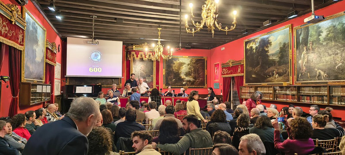 La Escóbula de la Brújula tweet media