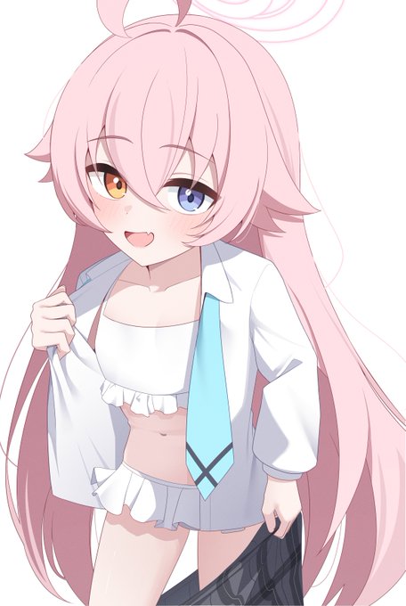 ホシノ「実は下に水着着てるんだよね〜」 