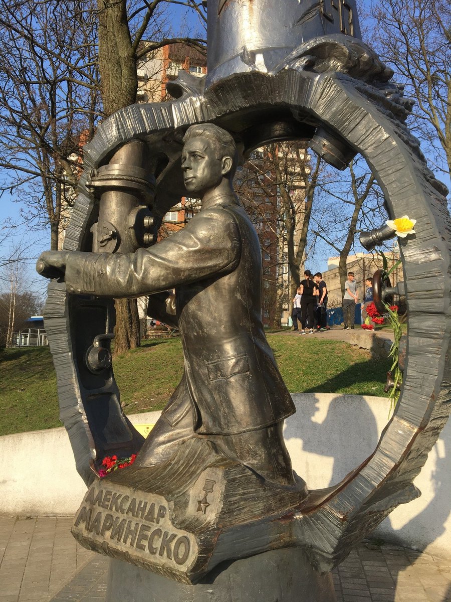 Die ganze Geschichte tweet media