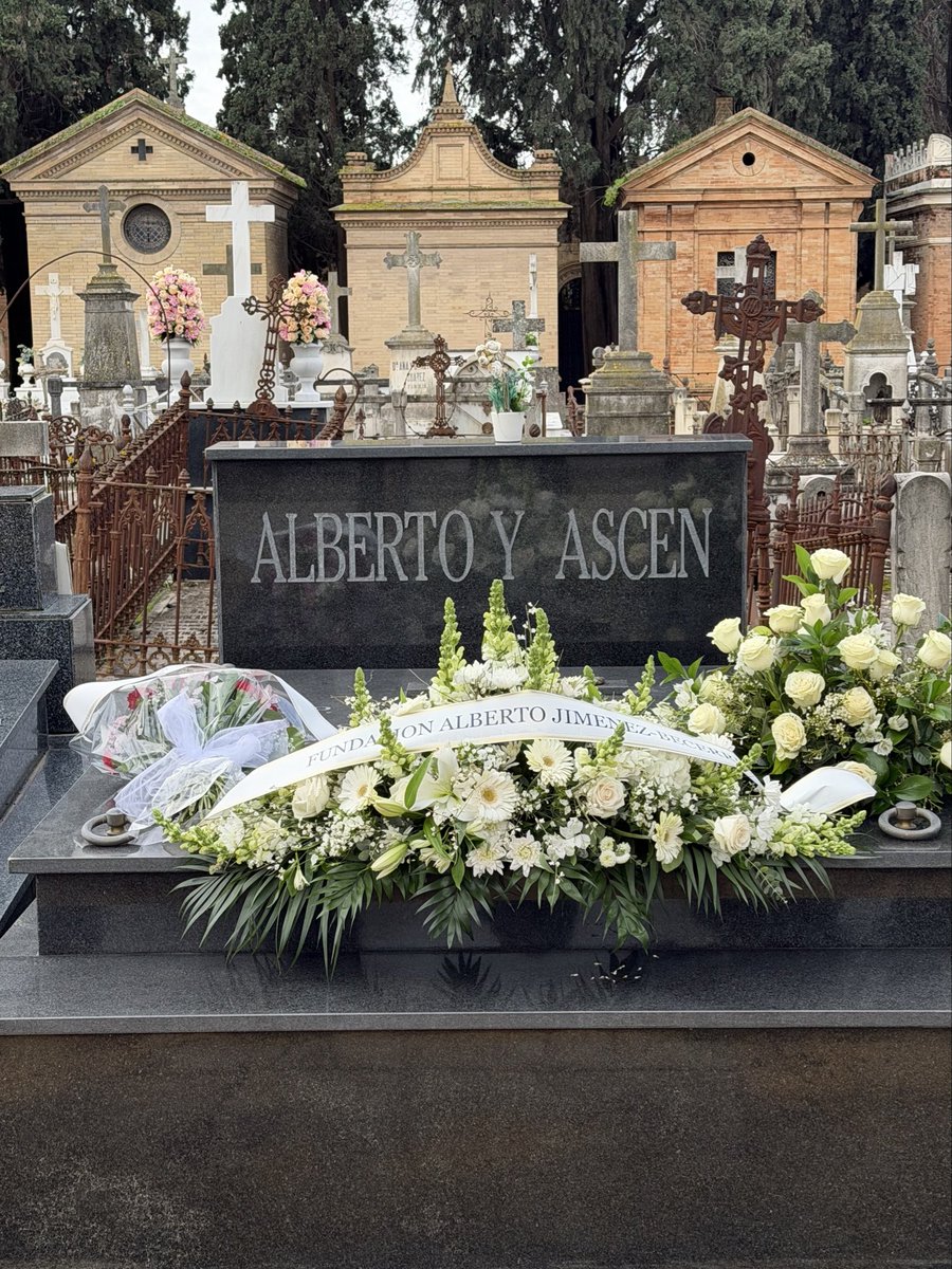 Teresa Jiménez-Becerril tweet media