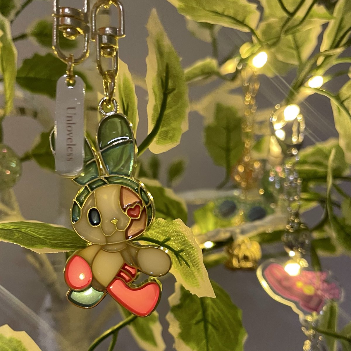 ミセスのWonder Museumで売り切れだったステンドグラスキーホルダーを